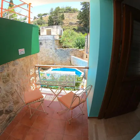 Old Olive Mill - Bed & Breakfast Maroulas