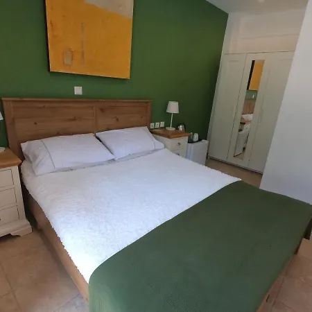 Old Olive Mill - Bed and Breakfast